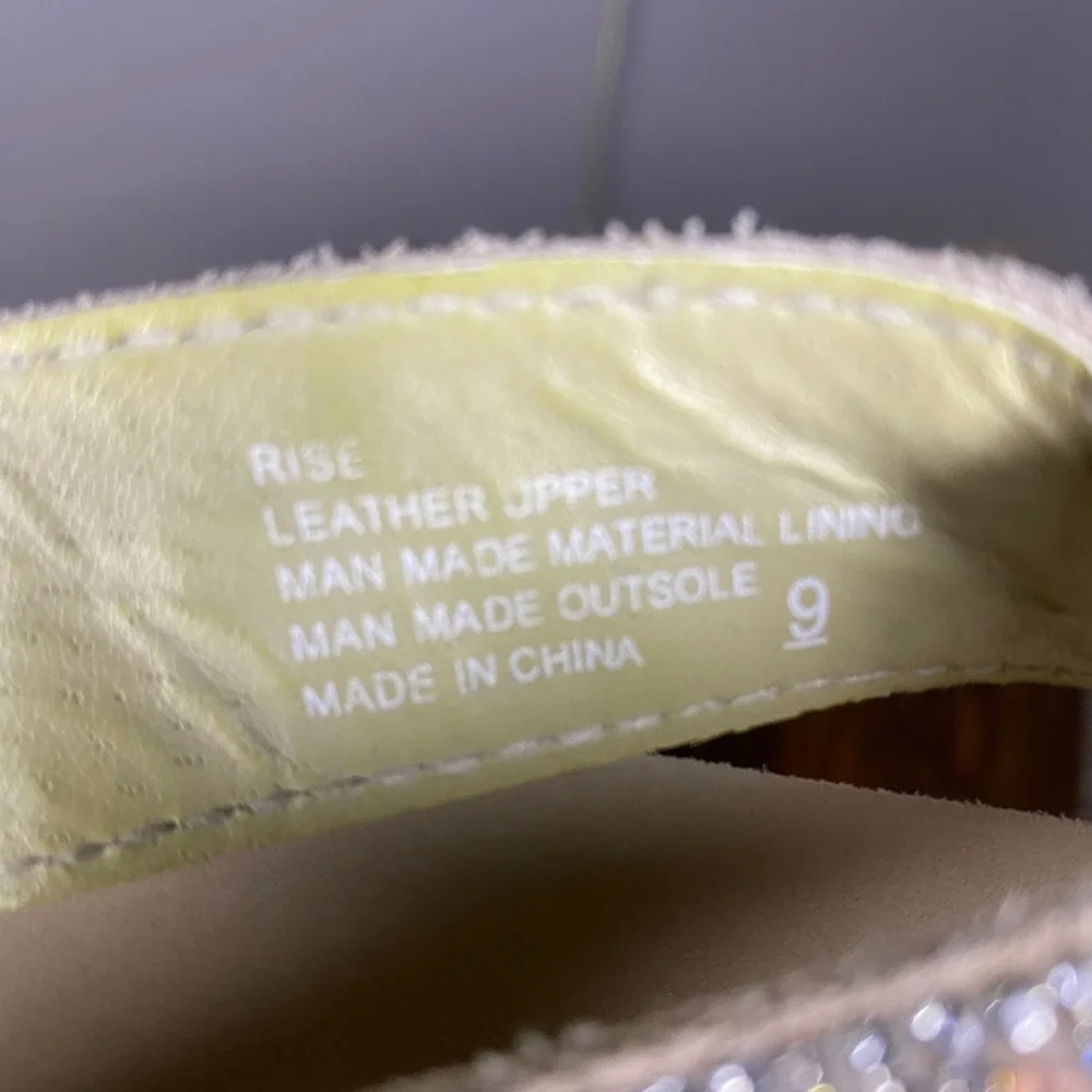 Yellow Box Tan Rhinestone Gem Embellished Wedge Platform Flip Flops Women Size 9 - Picture 10 of 12